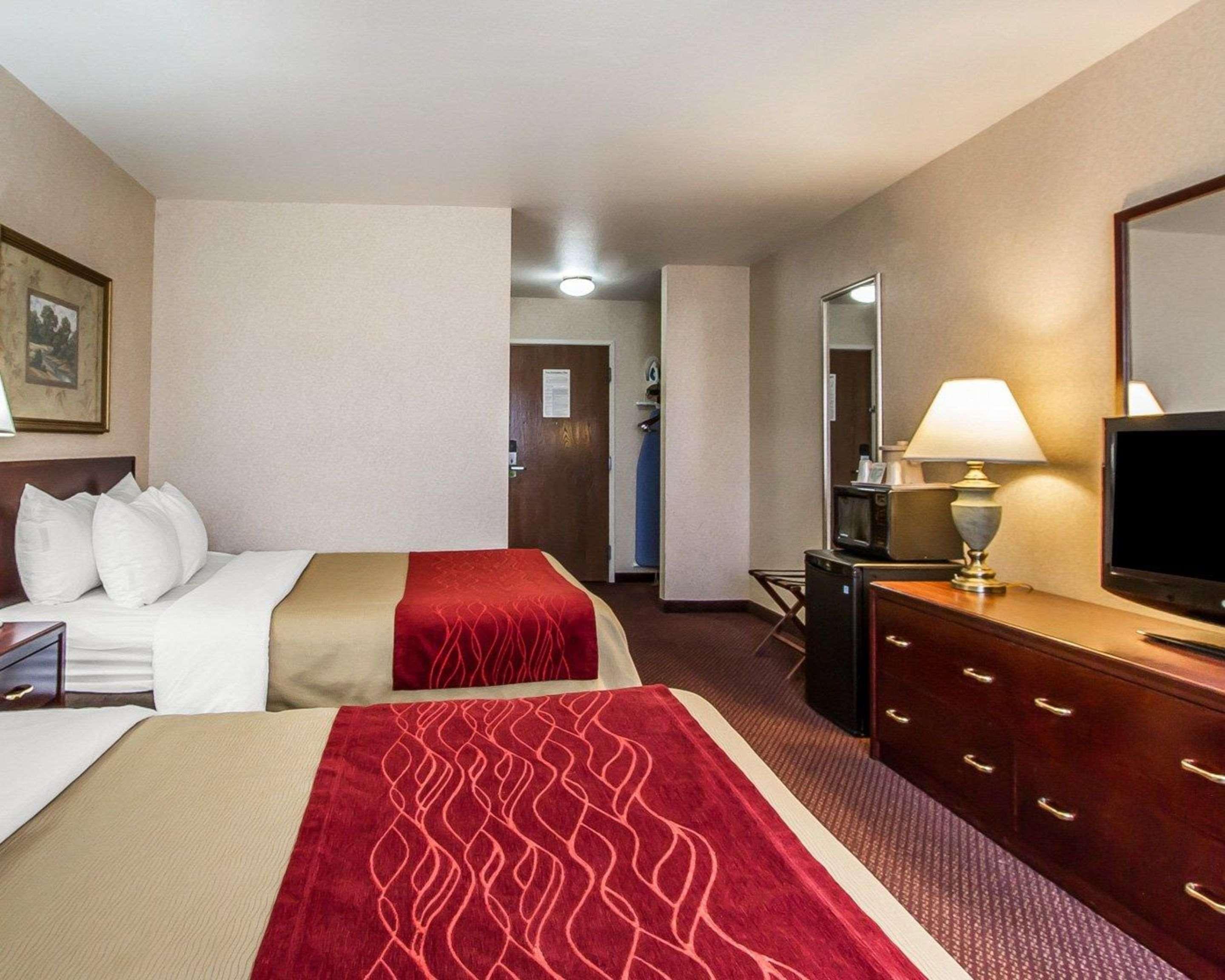 Quality Inn & Suites Fort Madison Near Hwy 61 Exterior foto